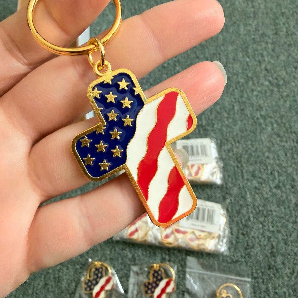 Wholesale Lot of 31 United States USA Flag Cross Key Chain Gold Red White Blue